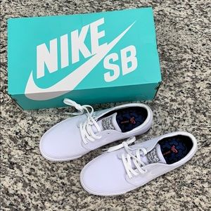 Nike SB Zoom Janoski Canvas RM Men’s 7/Women’s 8.5